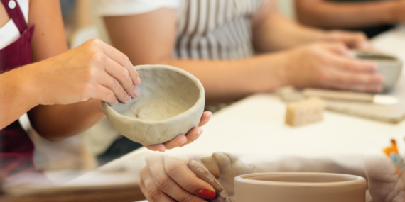 Claymore Art Studio Moda Yeni Sezon Seramik Eğitimi ve Üretim Programlarını Başlattı