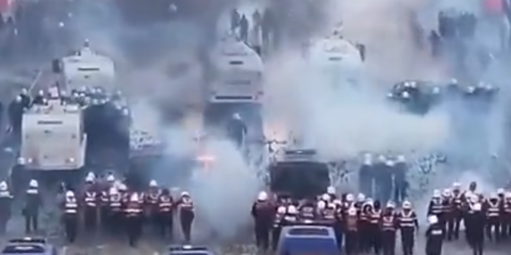 Arnavutluk Başbakanı Edi Rama Protestocu Öğrencilere Diyalog Çağrısında Bulundu