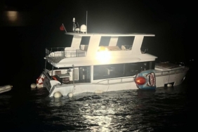 Çanakkale Ayvacık Açıklarında Su Alan Teknedeki İki Kişi Kurtarıldı