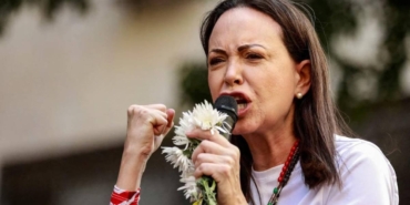 María Corina Machado Sürgünün Ardından Venezuela'ya Dönerek Geçici Hükümete Meydan Okudu