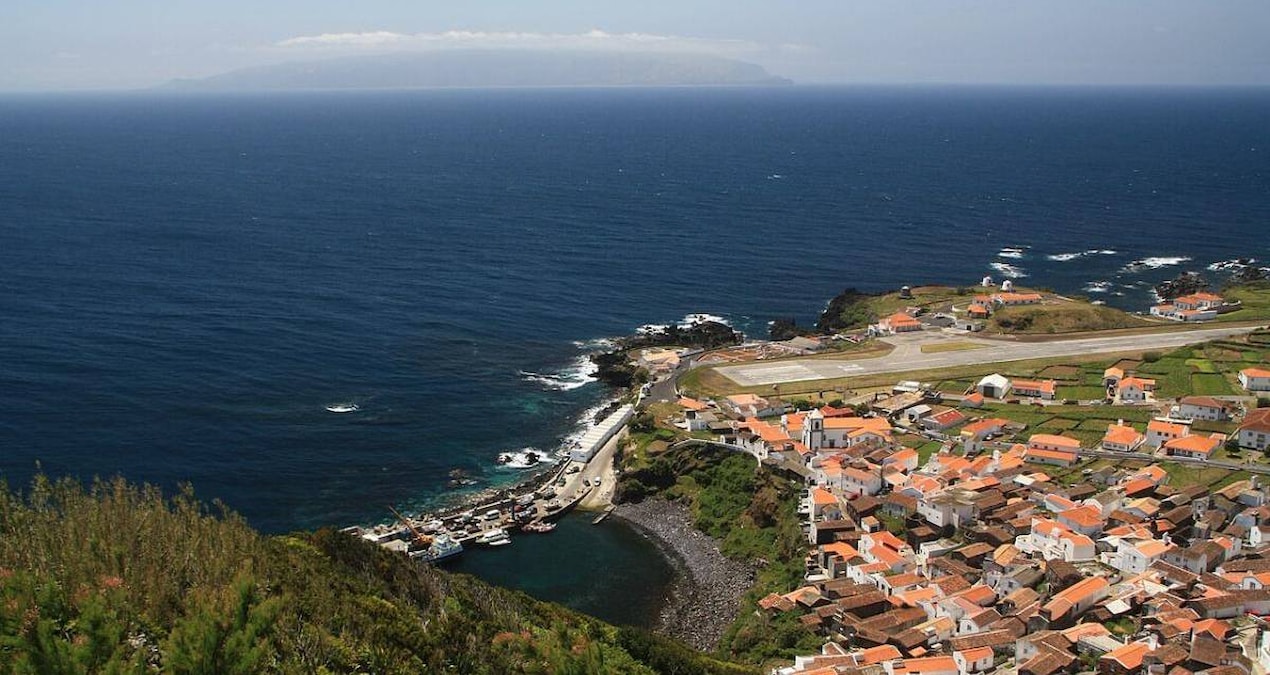 Corvo Adasında Yavru Deniz Kuşlarını Korumak İçin Sokak Aydınlatmaları Kapatıldı